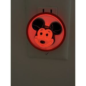 VINTAGE 1970s Disney Mickey Mouse General Electric Plug In Night Light WORKS
